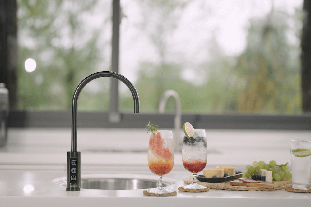 SPACO X-3 Pro 氣泡水飲水機在家輕鬆自製專屬氣泡特調,為講究品味的你打造日常中的微奢體驗。